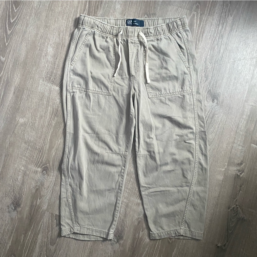 Gap Mid Rise SuperSoft Pull-On Barrel Jeans